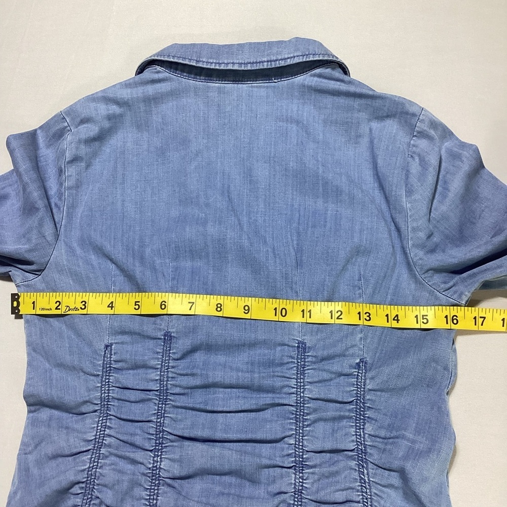 White House Black Market Light Blue Ruched Button-Front Chambray Shirt - Picture 11 of 14